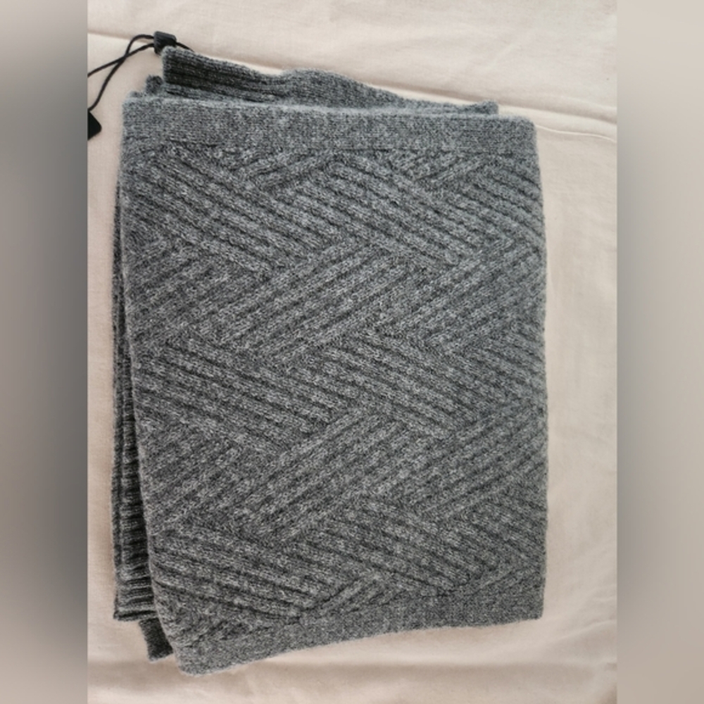 100% Pure Cashmere Raffi scarf